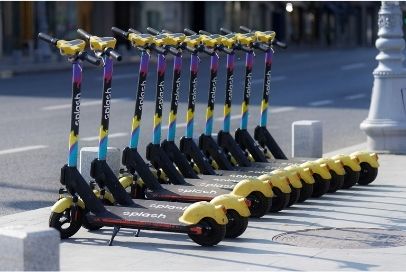 E-Scooter Leasing: Mehrere kleine Elektro-Scooter